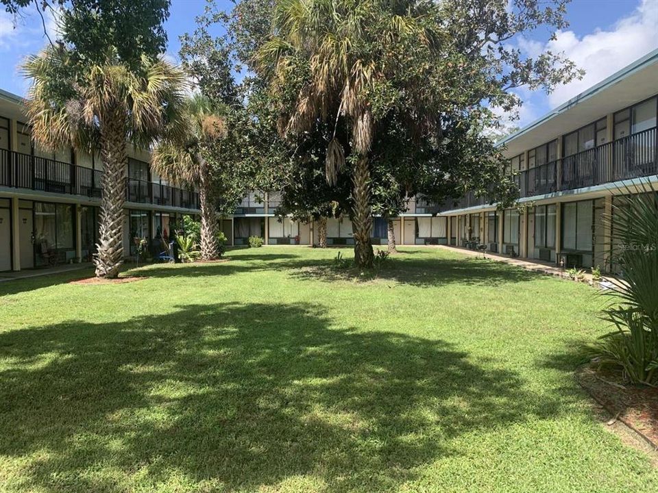 For Sale: $51,900 (1 beds, 1 baths, 276 Square Feet)