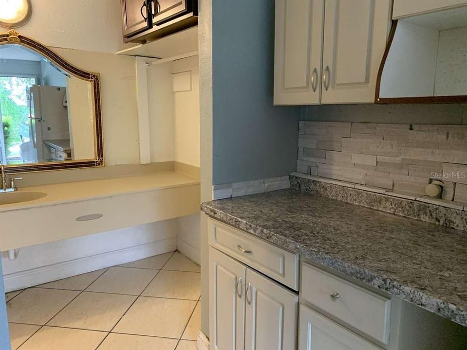 For Sale: $51,900 (1 beds, 1 baths, 276 Square Feet)