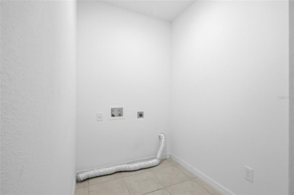 En Venta: $294,900 (3 camas, 2 baños, 1269 Pies cuadrados)