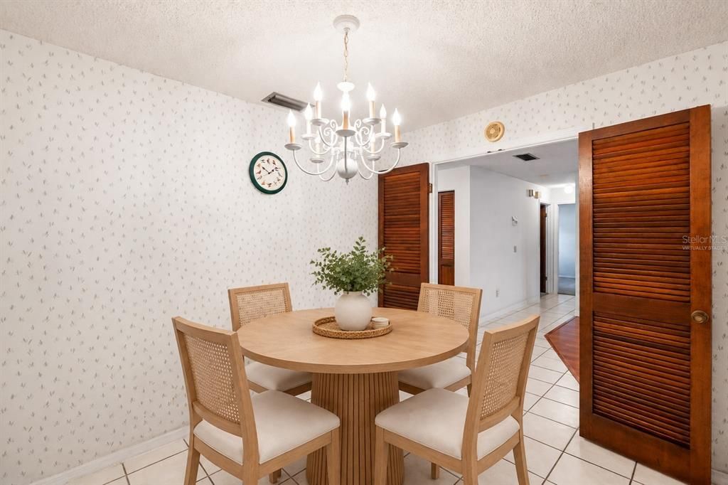 En Venta: $425,000 (3 camas, 2 baños, 1595 Pies cuadrados)