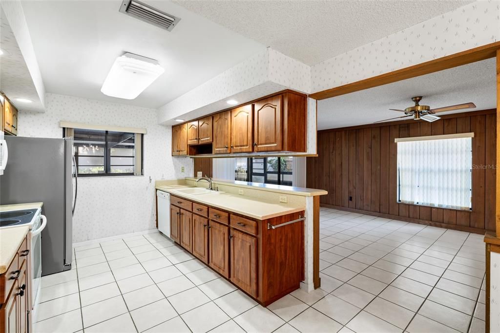 En Venta: $425,000 (3 camas, 2 baños, 1595 Pies cuadrados)