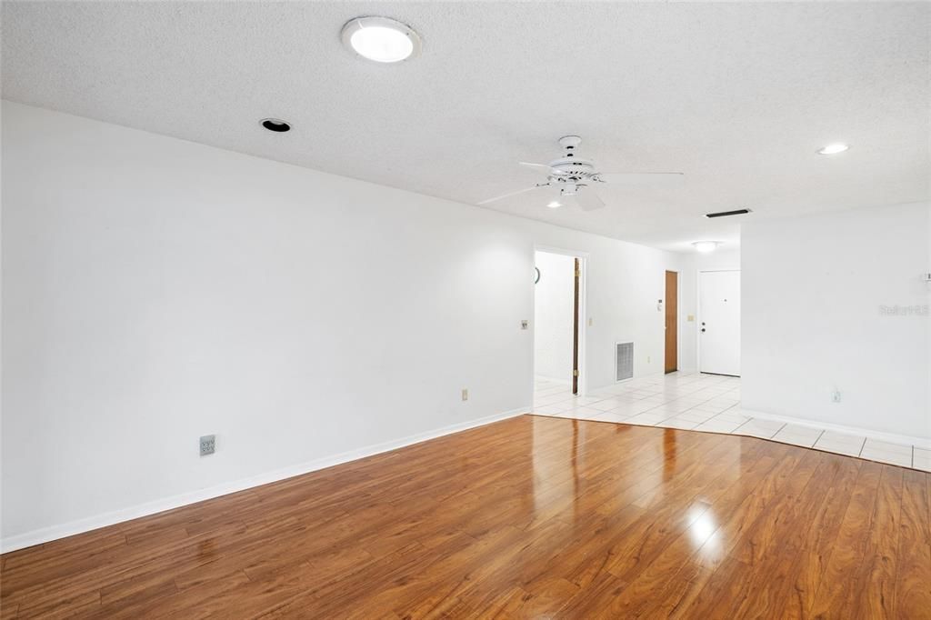 En Venta: $425,000 (3 camas, 2 baños, 1595 Pies cuadrados)