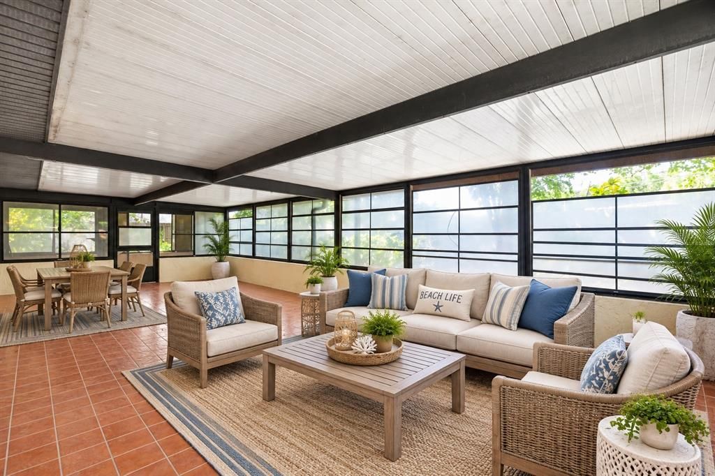 En Venta: $425,000 (3 camas, 2 baños, 1595 Pies cuadrados)