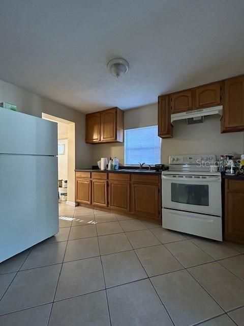 For Sale: $179,900 (2 beds, 1 baths, 682 Square Feet)