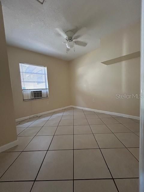 For Sale: $179,900 (2 beds, 1 baths, 682 Square Feet)