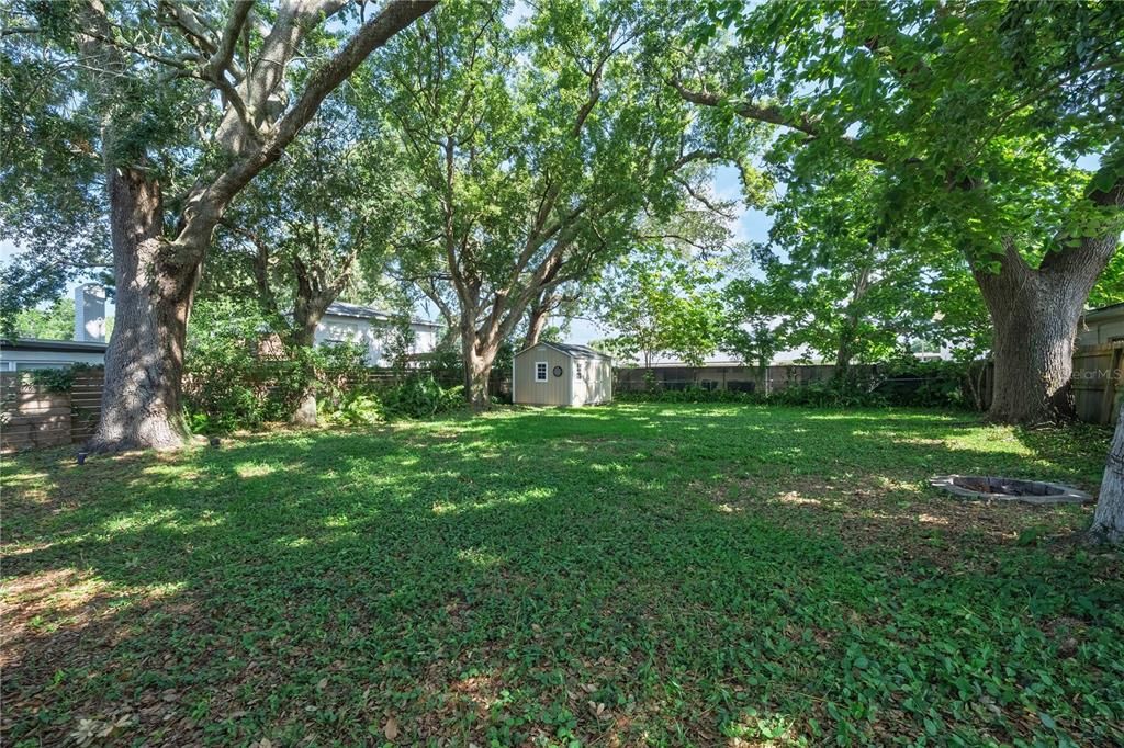 For Rent: $2,200 (2 beds, 1 baths, 976 Square Feet)