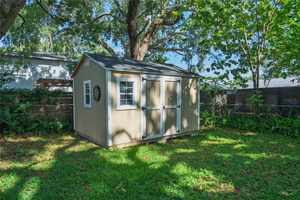 For Rent: $2,200 (2 beds, 1 baths, 976 Square Feet)