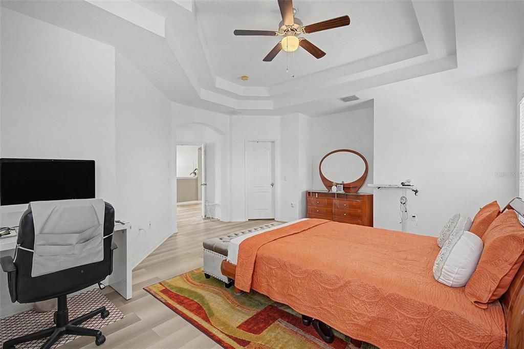 For Sale: $515,000 (5 beds, 3 baths, 3073 Square Feet)