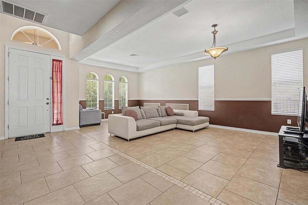 For Sale: $515,000 (5 beds, 3 baths, 3073 Square Feet)