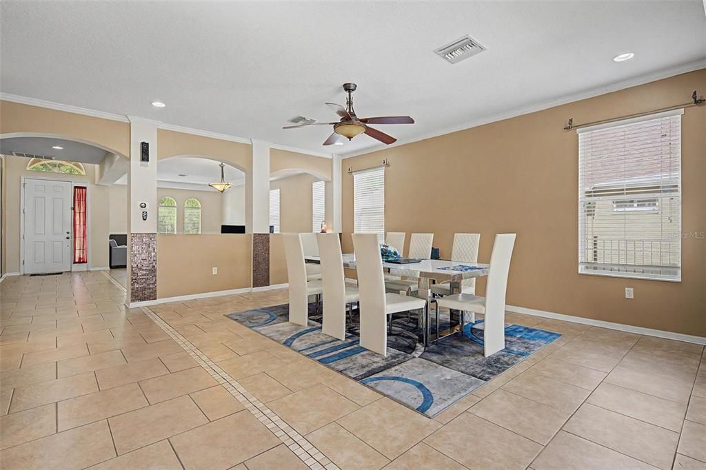 For Sale: $515,000 (5 beds, 3 baths, 3073 Square Feet)