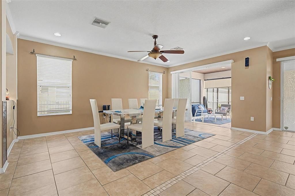 For Sale: $515,000 (5 beds, 3 baths, 3073 Square Feet)