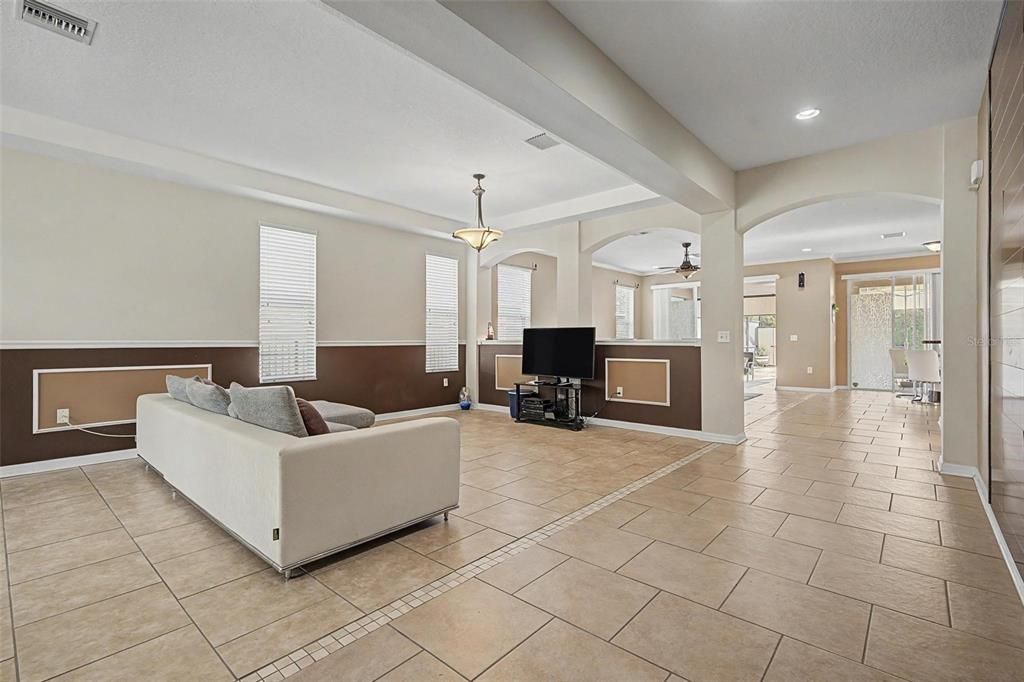 For Sale: $515,000 (5 beds, 3 baths, 3073 Square Feet)