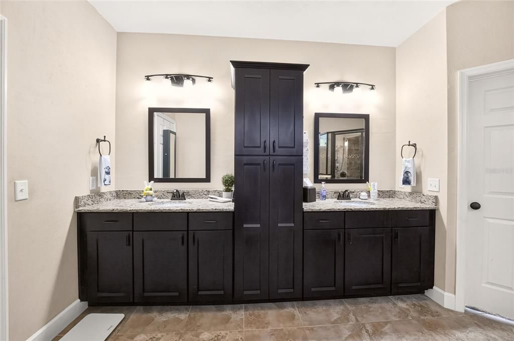 For Sale: $459,900 (3 beds, 2 baths, 2174 Square Feet)