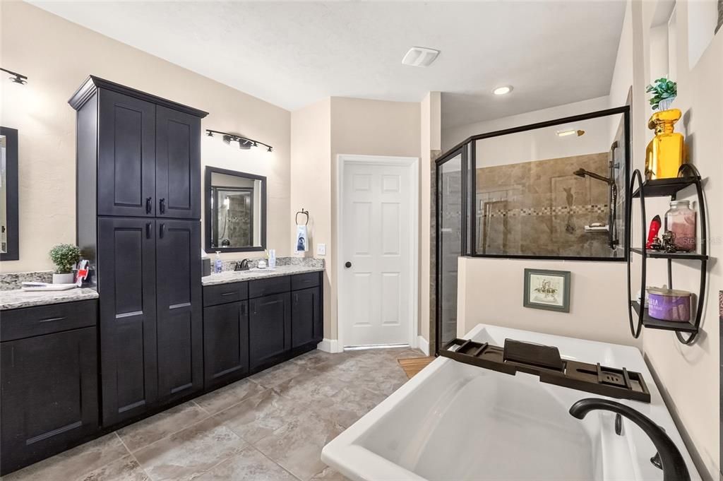 For Sale: $459,900 (3 beds, 2 baths, 2174 Square Feet)