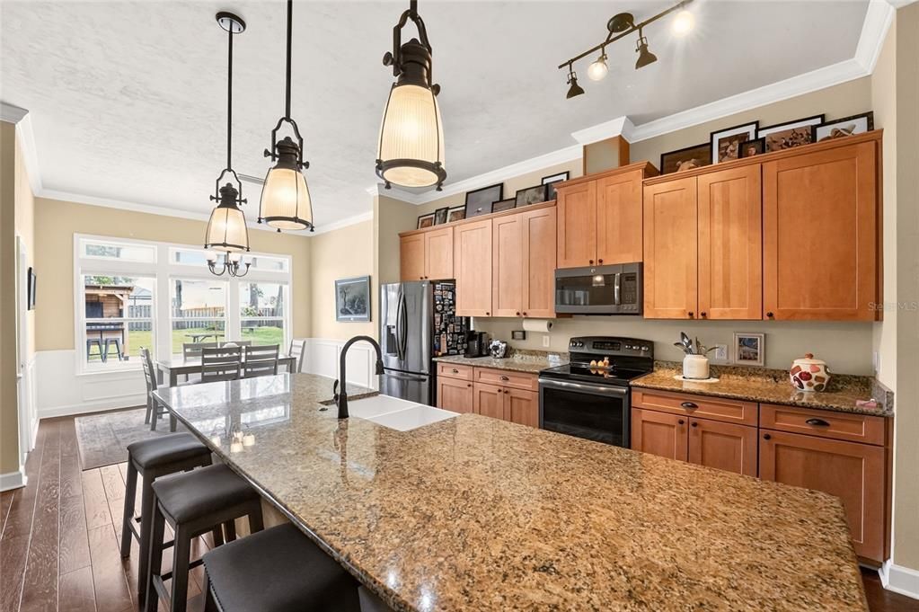 For Sale: $459,900 (3 beds, 2 baths, 2174 Square Feet)