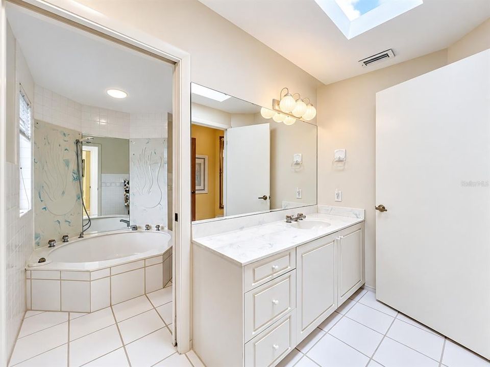 En Venta: $3,250,000 (4 camas, 4 baños, 5995 Pies cuadrados)
