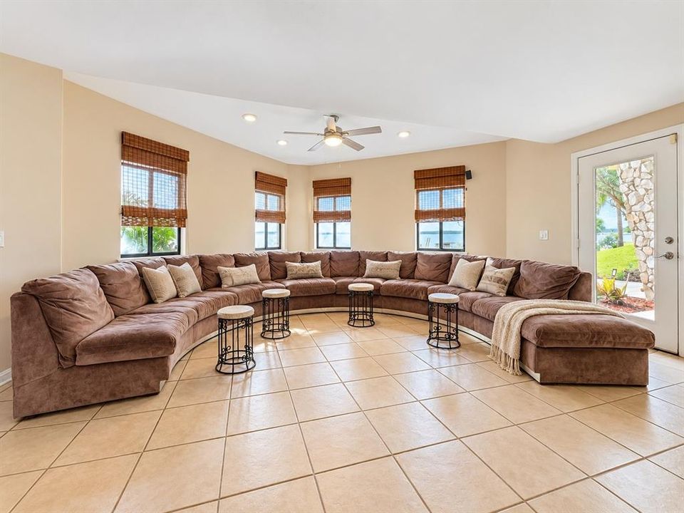 En Venta: $3,250,000 (4 camas, 4 baños, 5995 Pies cuadrados)
