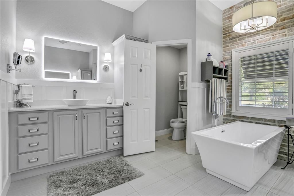 For Sale: $765,000 (3 beds, 2 baths, 2678 Square Feet)