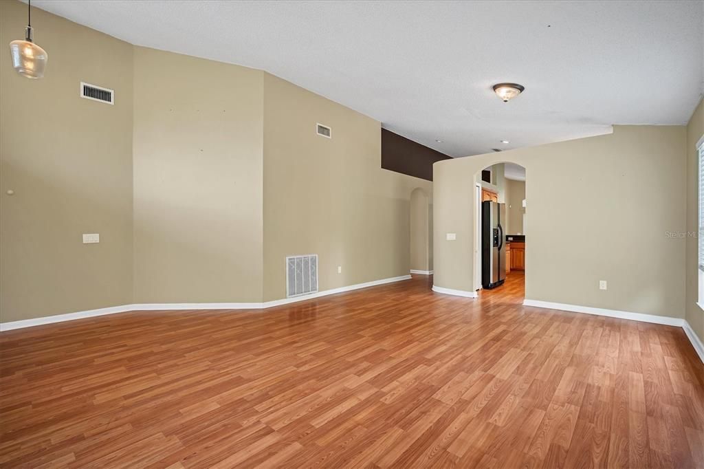 For Rent: $3,150 (4 beds, 2 baths, 2074 Square Feet)