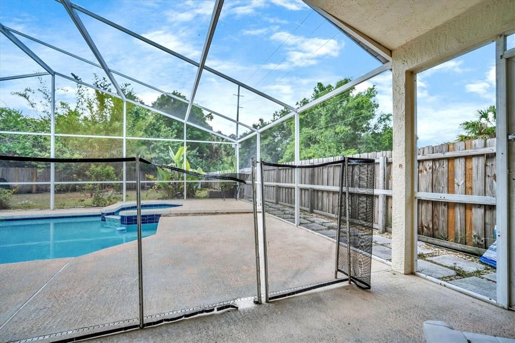 For Rent: $3,150 (4 beds, 2 baths, 2074 Square Feet)