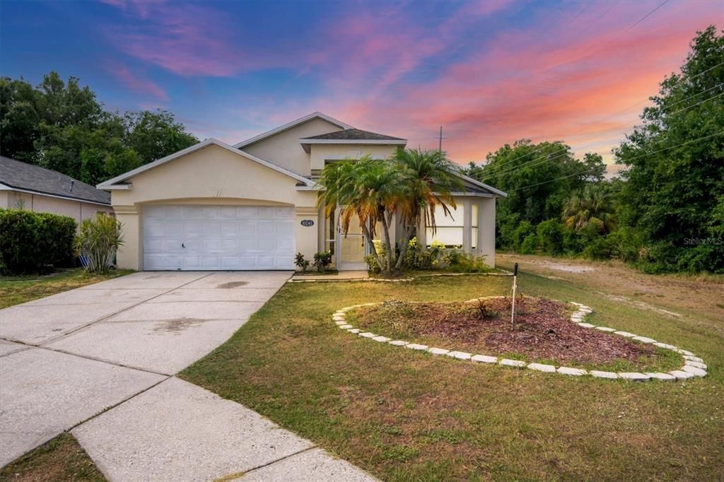 For Rent: $3,150 (4 beds, 2 baths, 2074 Square Feet)