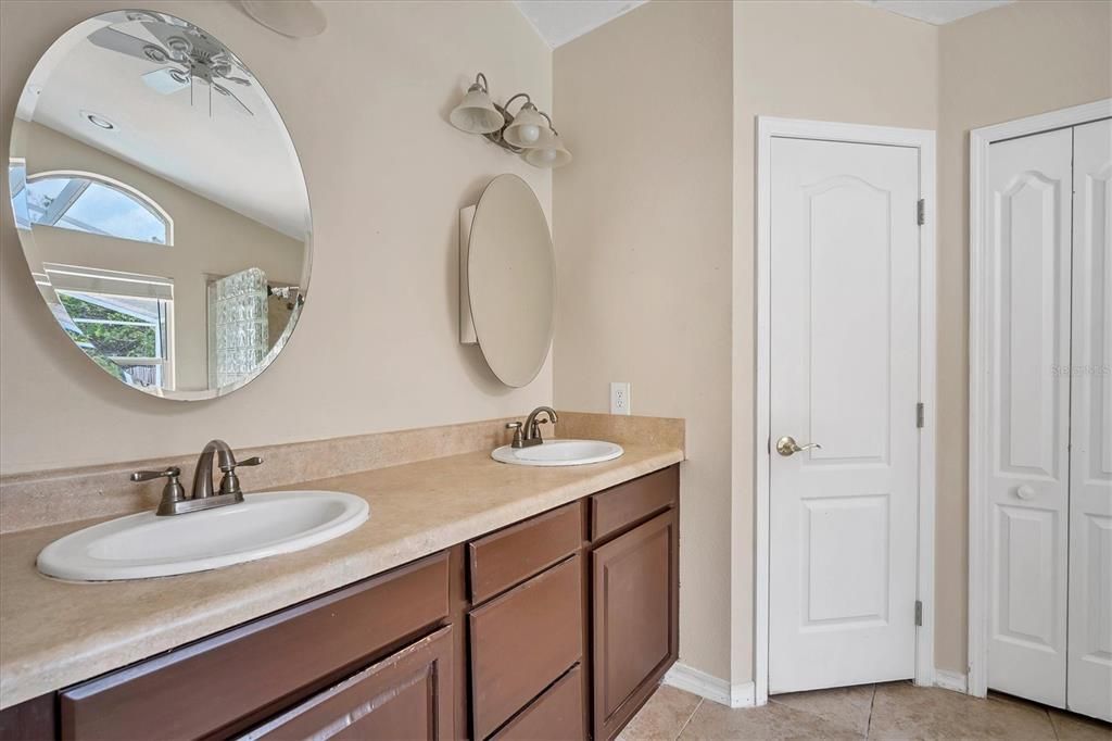 For Rent: $3,150 (4 beds, 2 baths, 2074 Square Feet)