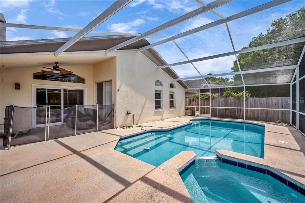 For Rent: $3,150 (4 beds, 2 baths, 2074 Square Feet)