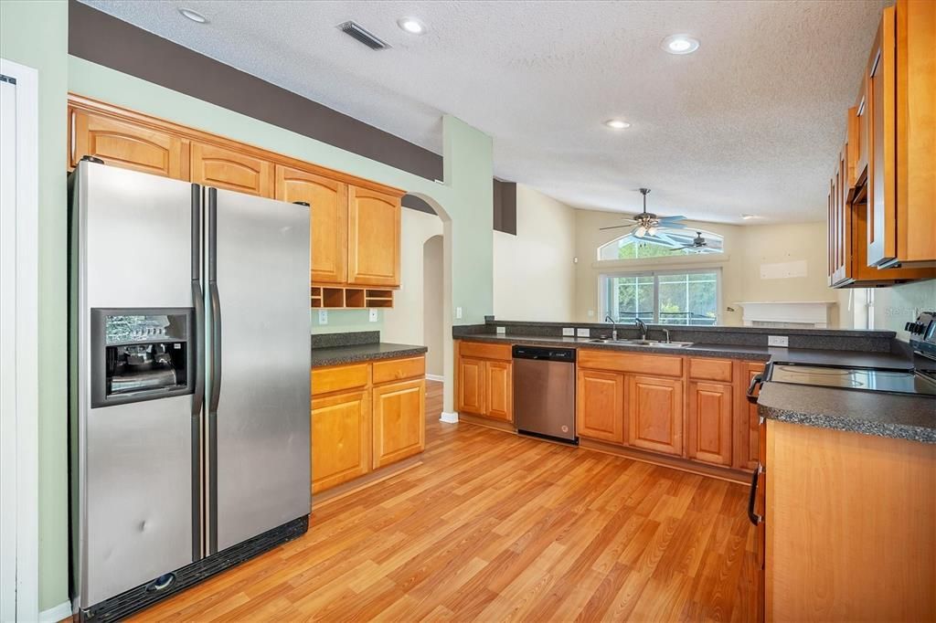 For Rent: $3,150 (4 beds, 2 baths, 2074 Square Feet)