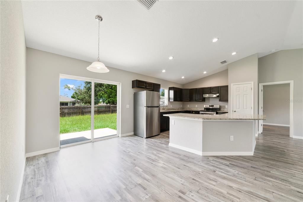 En Venta: $259,900 (4 camas, 2 baños, 1609 Pies cuadrados)