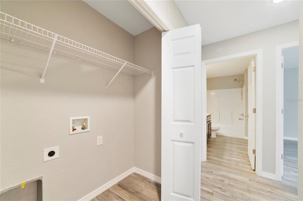 En Venta: $259,900 (4 camas, 2 baños, 1609 Pies cuadrados)