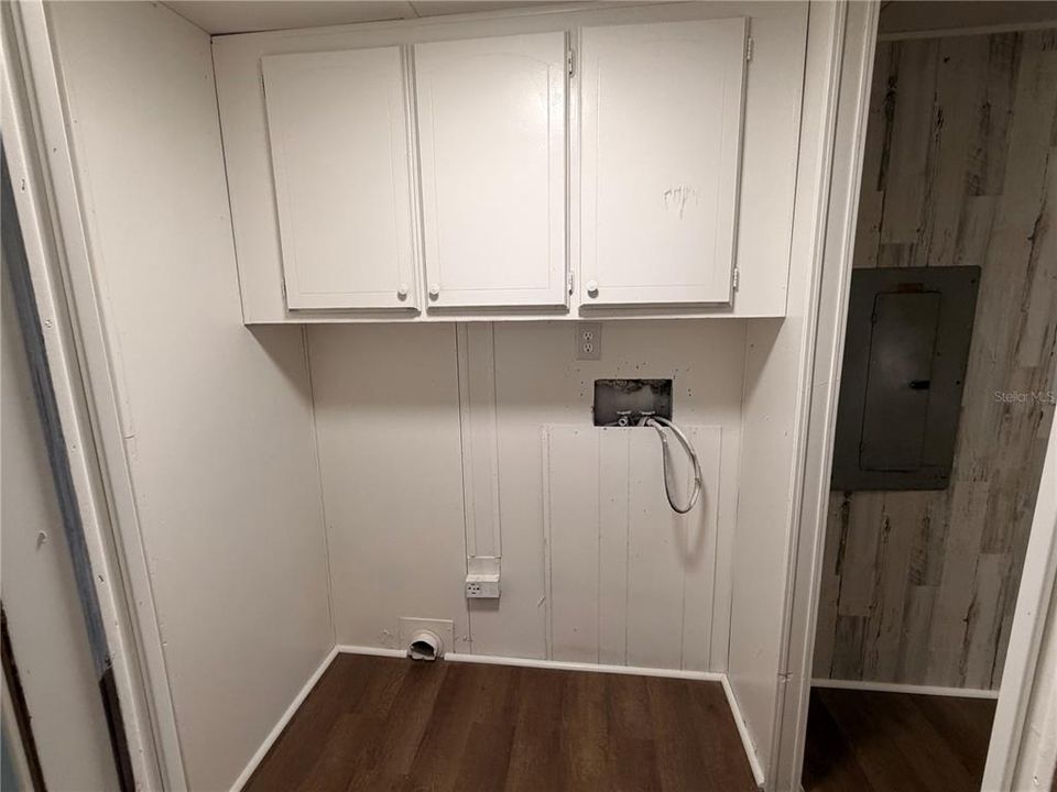 For Sale: $125,000 (2 beds, 1 baths, 672 Square Feet)