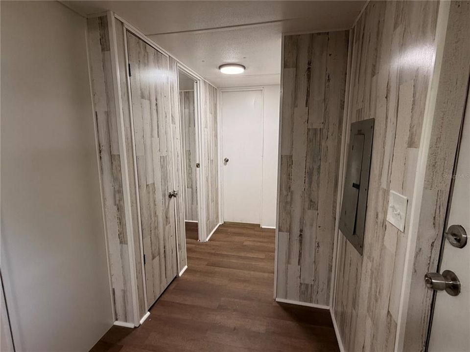 For Sale: $125,000 (2 beds, 1 baths, 672 Square Feet)