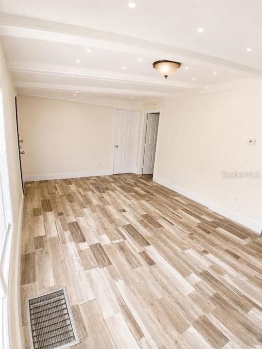 For Sale: $175,000 (3 beds, 2 baths, 1344 Square Feet)