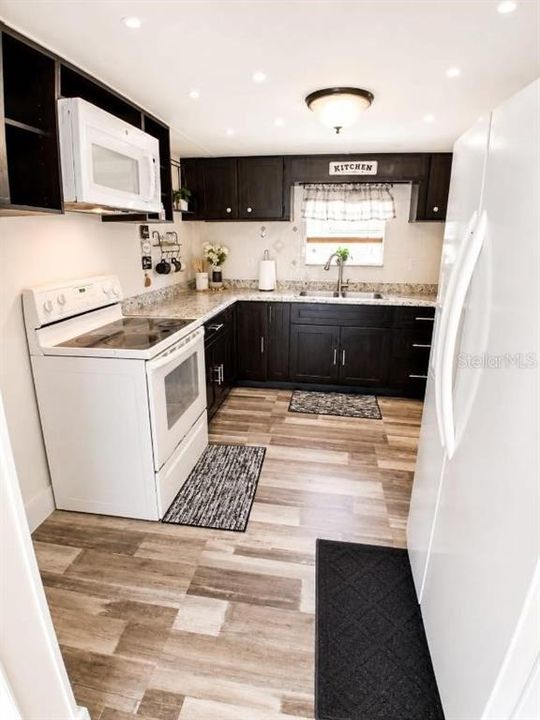 For Sale: $175,000 (3 beds, 2 baths, 1344 Square Feet)