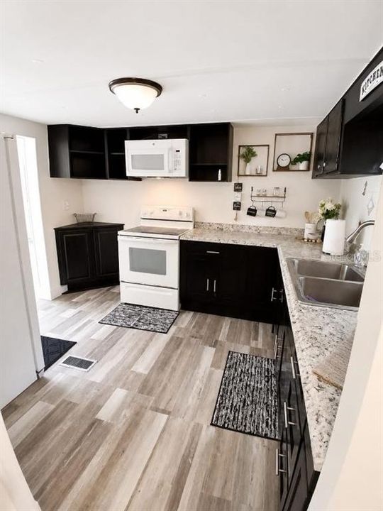 For Sale: $175,000 (3 beds, 2 baths, 1344 Square Feet)