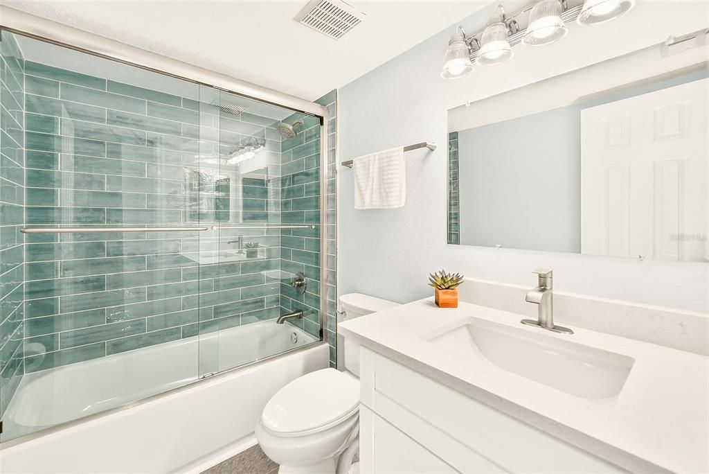 For Rent: $2,200 (2 beds, 2 baths, 1040 Square Feet)