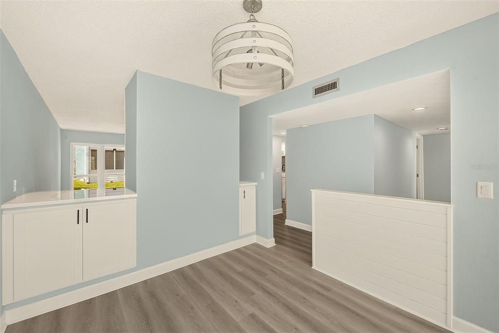 For Rent: $2,200 (2 beds, 2 baths, 1040 Square Feet)