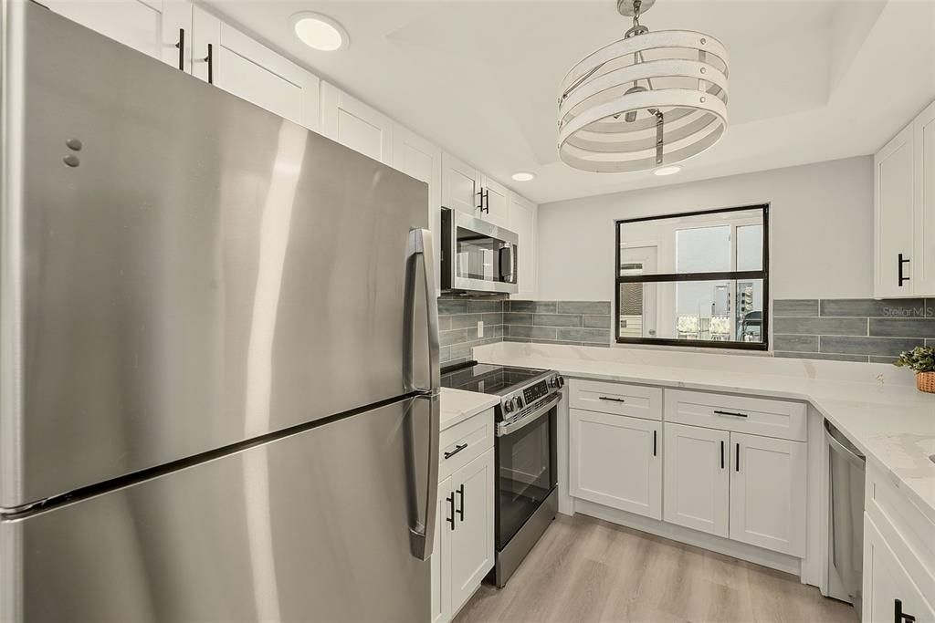 For Rent: $2,200 (2 beds, 2 baths, 1040 Square Feet)
