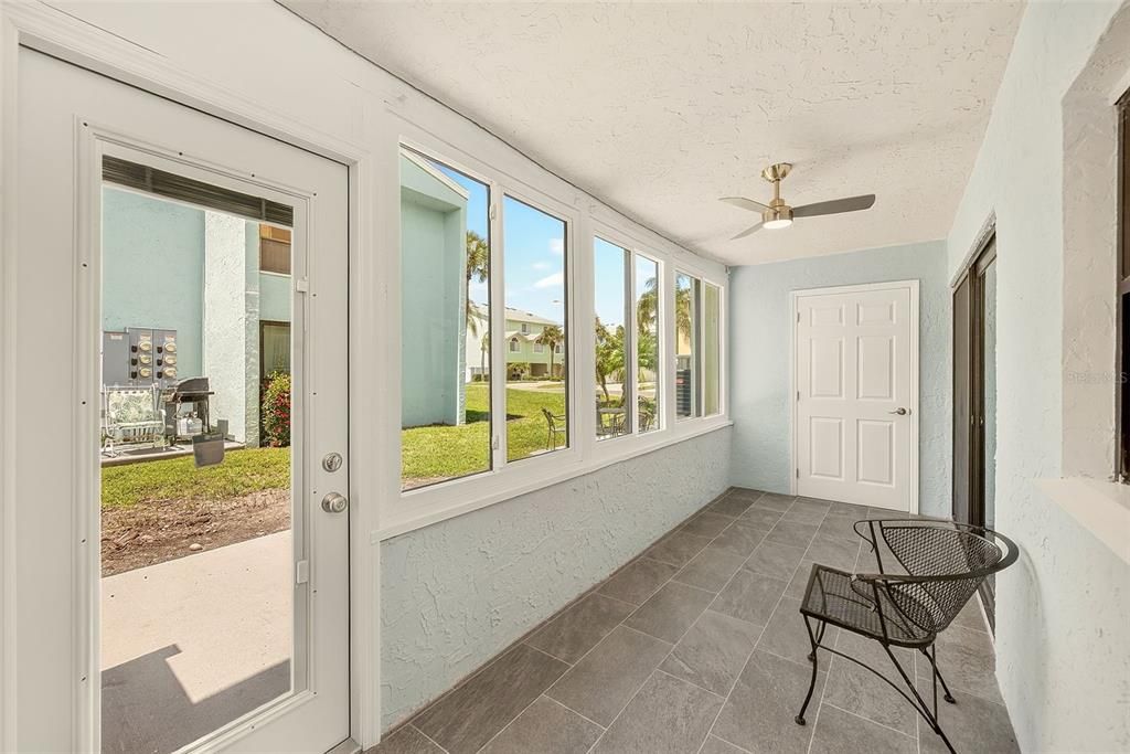 For Rent: $2,200 (2 beds, 2 baths, 1040 Square Feet)