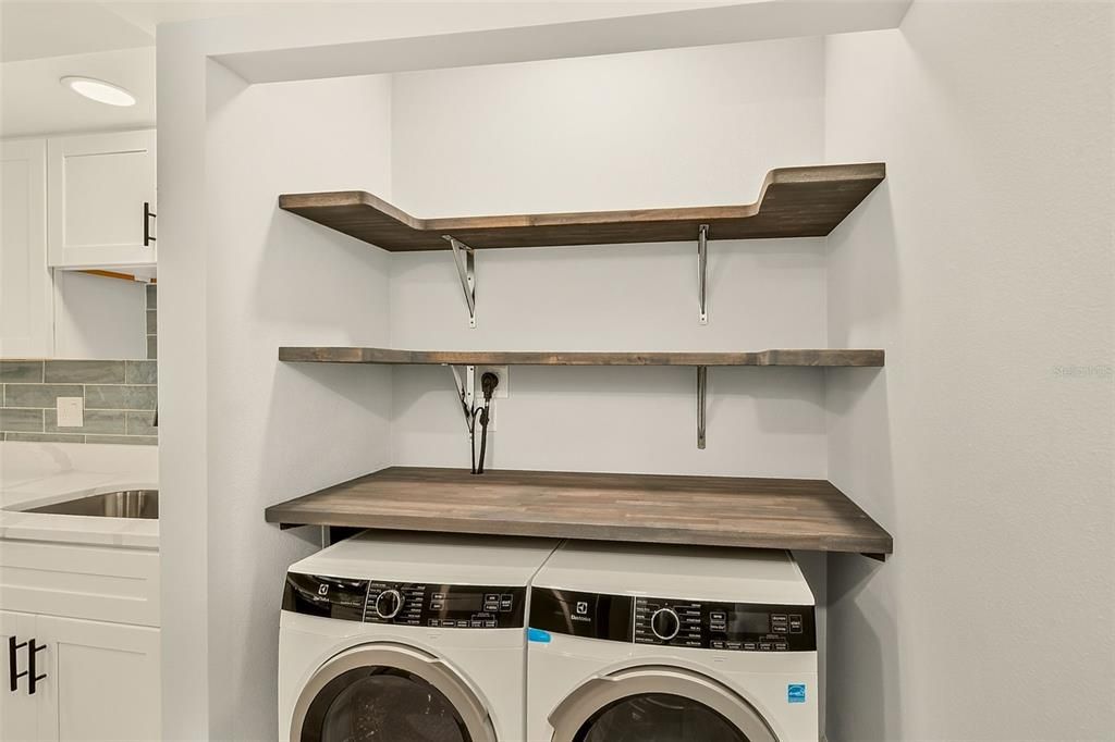For Rent: $2,200 (2 beds, 2 baths, 1040 Square Feet)