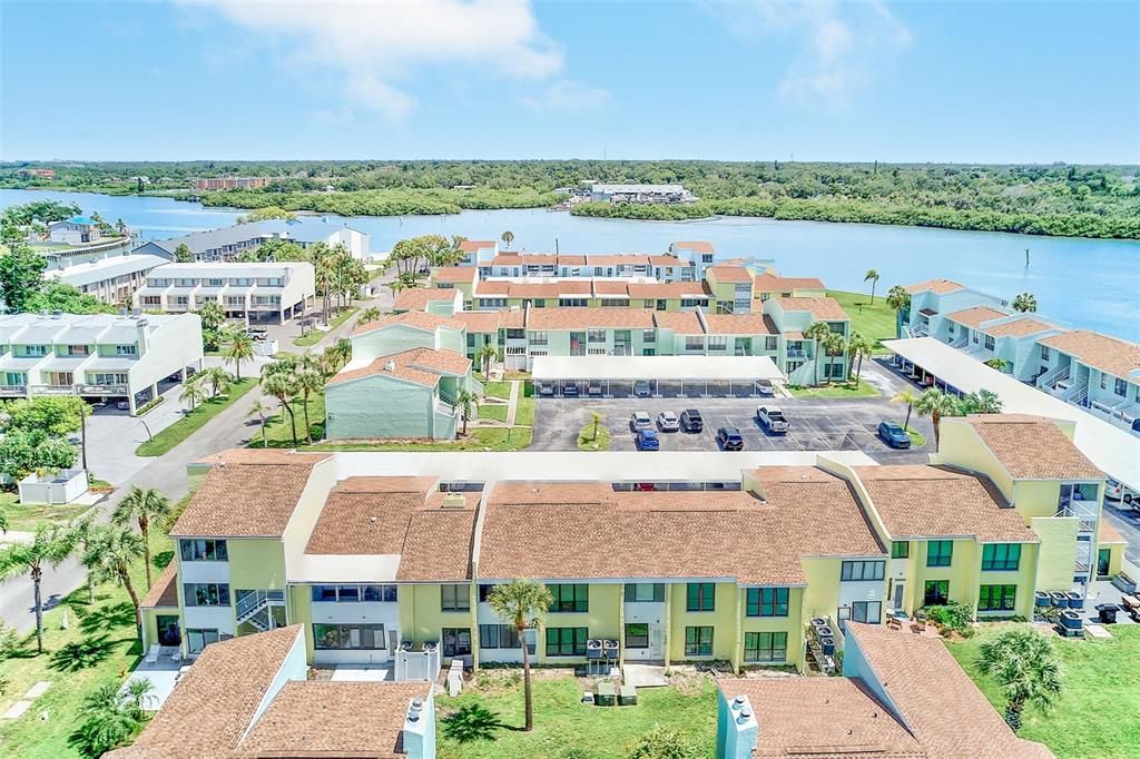 For Rent: $2,200 (2 beds, 2 baths, 1040 Square Feet)
