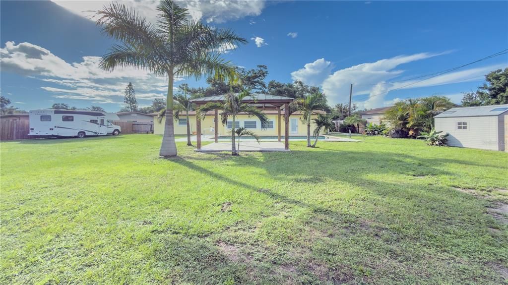 На продажу: $439,900 (3 спален, 2 ванн, 1836 Квадратных фут)