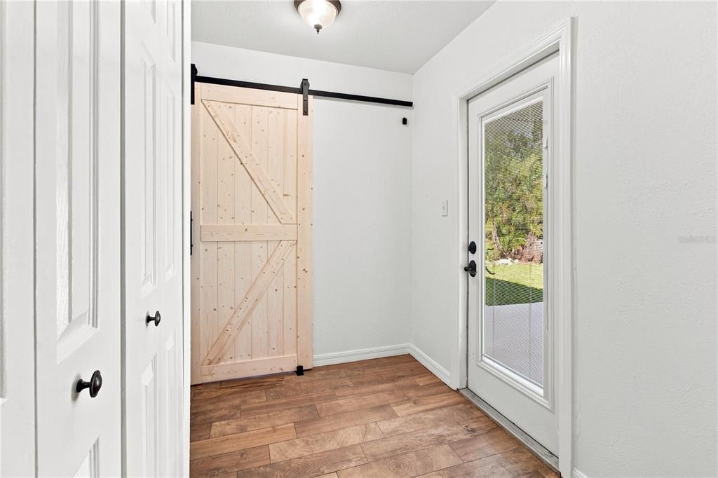 На продажу: $439,900 (3 спален, 2 ванн, 1836 Квадратных фут)