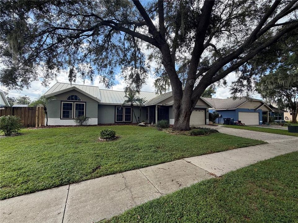 En Venta: $390,000 (4 camas, 2 baños, 1992 Pies cuadrados)