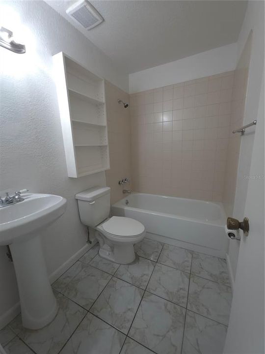For Rent: $1,950 (3 beds, 2 baths, 1476 Square Feet)