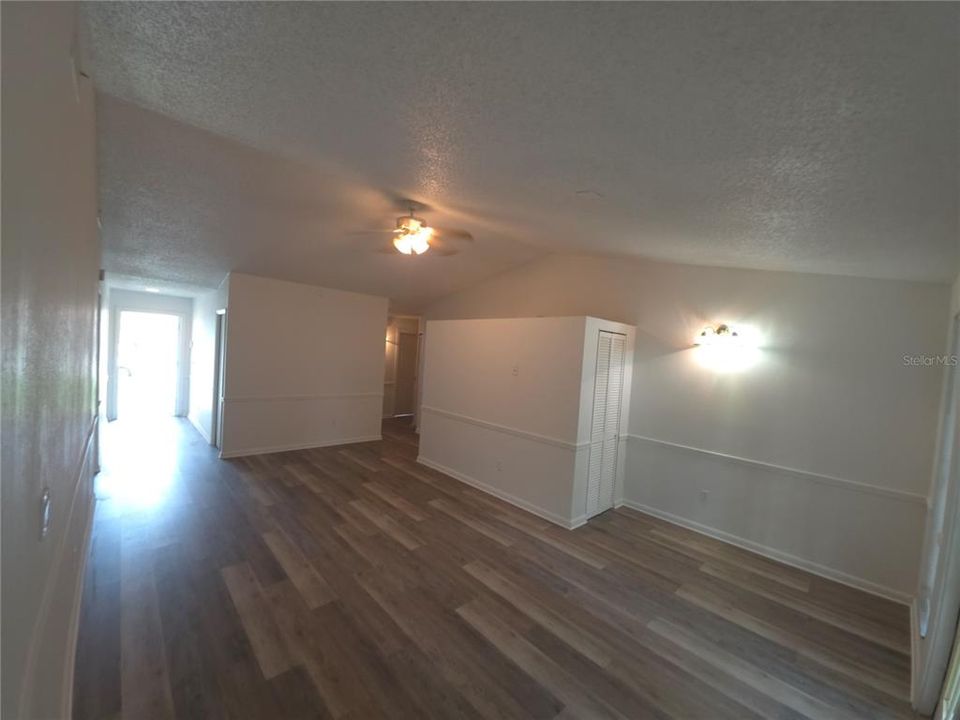 For Rent: $1,950 (3 beds, 2 baths, 1476 Square Feet)