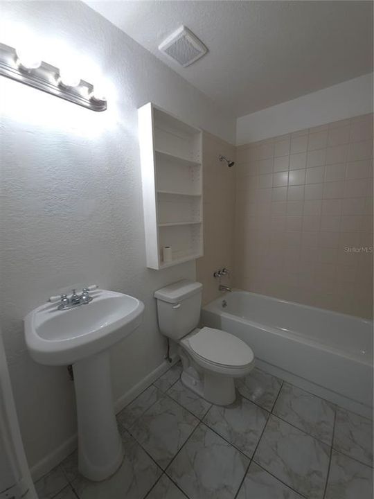 For Rent: $1,950 (3 beds, 2 baths, 1476 Square Feet)
