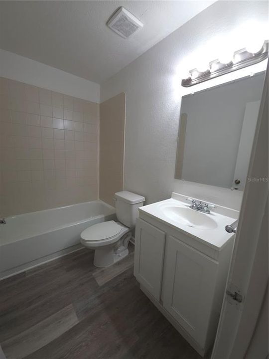 For Rent: $1,950 (3 beds, 2 baths, 1476 Square Feet)