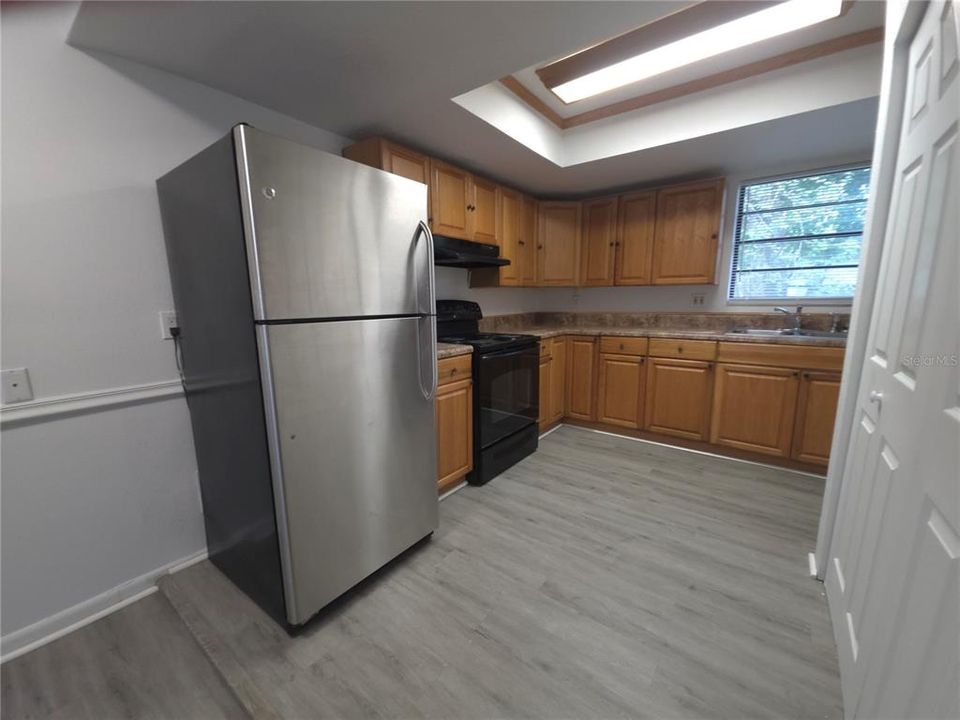 For Rent: $1,950 (3 beds, 2 baths, 1476 Square Feet)