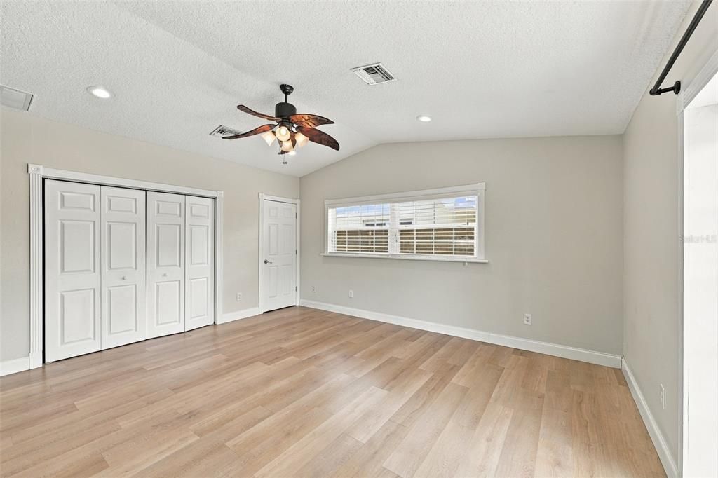 For Sale: $535,000 (4 beds, 2 baths, 1944 Square Feet)